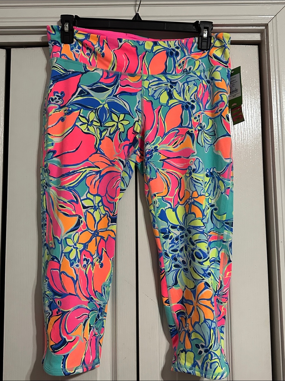 Lilly Pulitzer “Breezy Babe” UPF 50+ weekender cropped legging